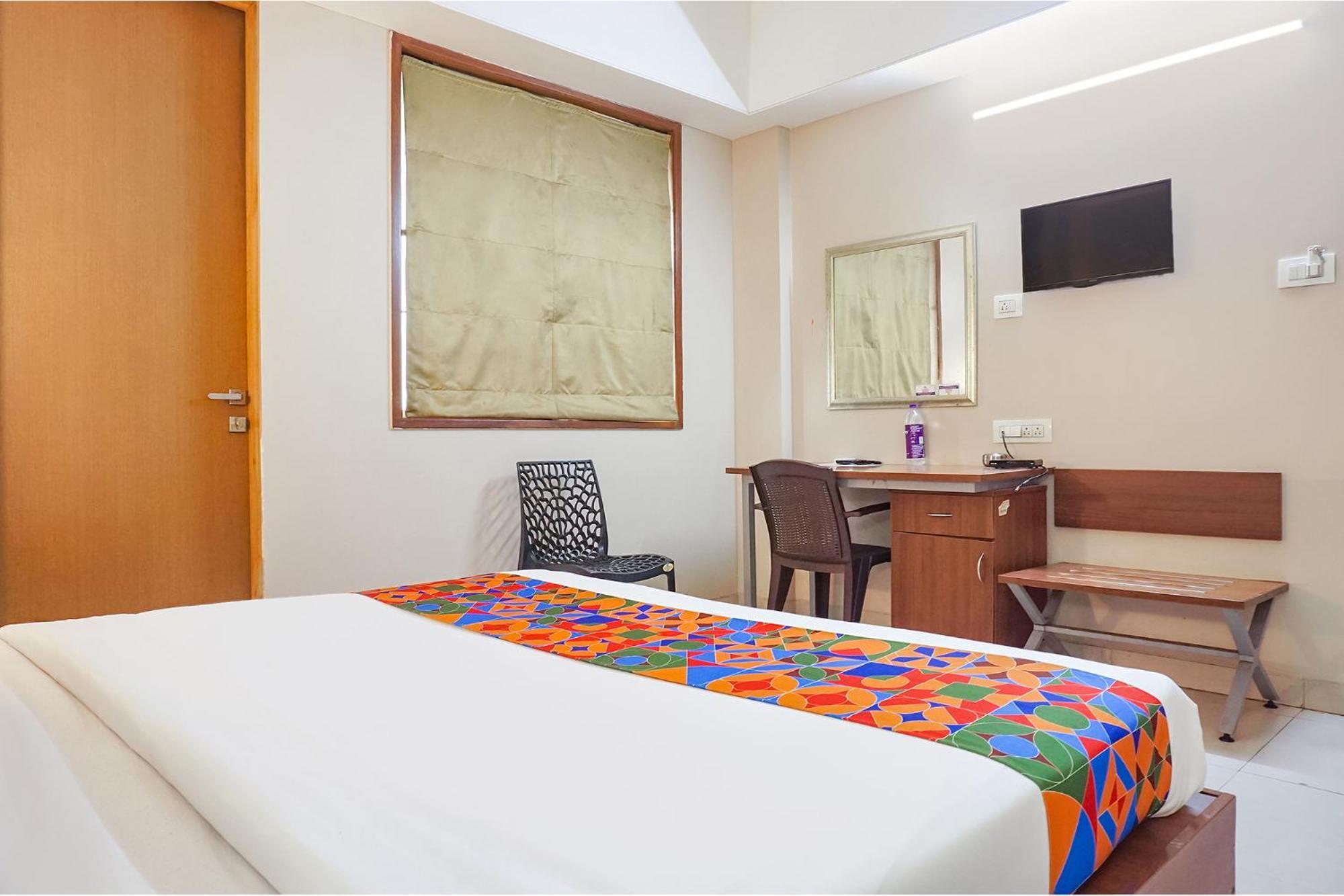 Fabhotel Classic Executive Phursungi Exterior photo